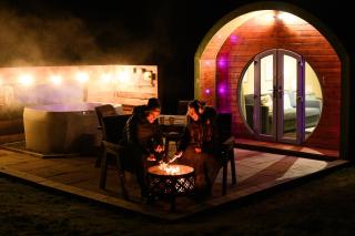 Rose Glamping Pod with Hot Tub - Balminnoch - 3