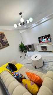 Modern Suite 1BR in Kilimani WIFI,Netflix,Free Parking,Near yaya center - Nairobi - 0