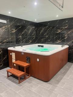 Piscine & Spa - Le Bourgeat - 9