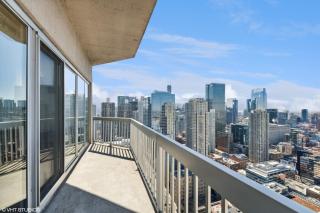 The Penthouse at Grand Plaza - Chicago - 8