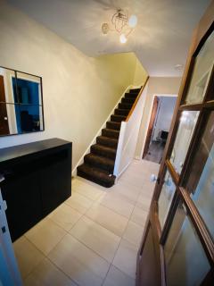 Modern-PetFriendly-privateGarden-Family-20MinToLDN - Stevenage - 0