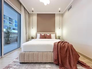 Stylish JVC 2BR Stay with Guest Room Rose Gold Accents - 7