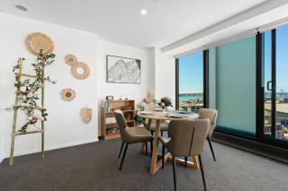 Brand New 2BR Retreat Sea View Free Parking - Auckland - 9