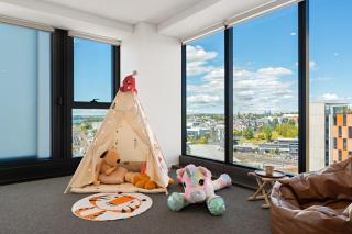 Brand New 2BR Retreat Sea View Free Parking - Auckland - 3