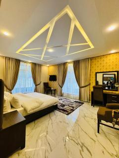 Riviera Resort - 4