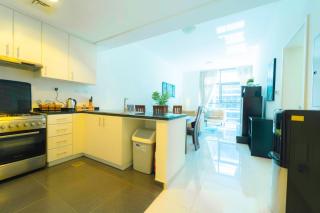 AWS Holiday Homes - Charming stay near Golf Course - 7