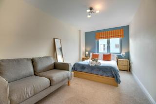 Stephenson Sleepers Apartments - By Week2Week - Gateshead - 9
