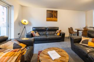 Dundee City centre apartment - 3 bedrooms sleeps 6 - 9