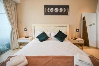 Luxe 2BR with Fountain Views and Walk-Around Terrace - 4