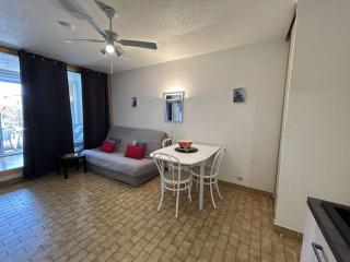 Studio cabine 4 pers avec piscine, terrasse, proche commodités - Grau-du-Roi - FR-1-250-140 - Le Grau-du-Roi - 1