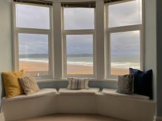 Spacious flat - fabulous sea views & walk to beach - 4