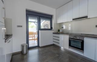 2 Bedroom Cozy Home In Vukovar - 6