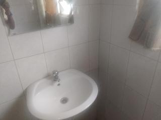 Royal Treat Hotel - - 7