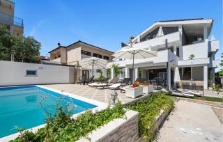 Luxurious Apartment In Vodice With House Sea View - 4