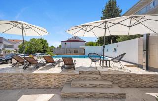 Luxurious Apartment In Vodice With House Sea View - 1