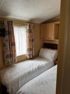 12 Field Views - 2 Bedrooms 2 bathrooms - 1 shower - 1 bath No sign written vans - High Hesket - 5