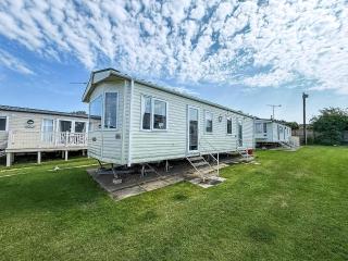 Lovely 6 Berth Caravan For Hire At Manor Park In Hunstanton Norfolk Ref 23044S - 0