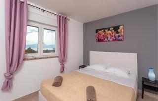 2 Bedroom Gorgeous Apartment In Omisalj - 6