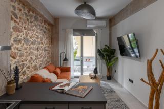 Unique & Stylish Living in Kipseli - Atene - 0