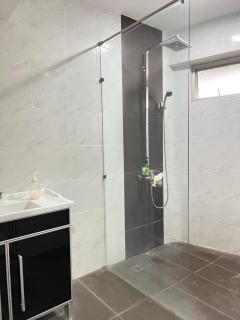 Standard Queen room with shared bathroom by MyPOCKETT - Kuala Terengganu - 9