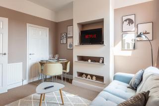 Stylish 3-Bed House in Coventry with Free Parking - Spon End - 8