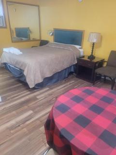 Bon-Voyage Motel - Whitby - 9