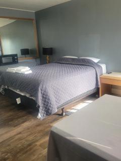 Bon-Voyage Motel - Whitby - 8
