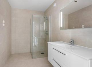 By the sea – boat, firepit & 750 Mbps Wi-Fi - 3