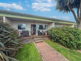 Chalet With Free Wifi At Rainbows End Near A Lovely Norfolk Beach Ref 31002R - Bacton - 0