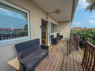 Chalet With Free Wifi At Rainbows End Near A Lovely Norfolk Beach Ref 31002R - Bacton - 4