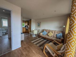 Chalet With Free Wifi At Rainbows End Near A Lovely Norfolk Beach Ref 31002R - 2