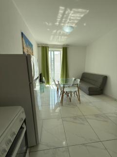 2-Bedroom Apartment in Gzira R3A - Il-Gżira - 4