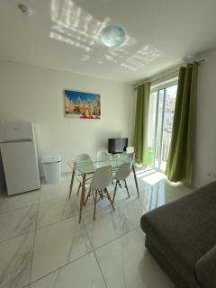 2-Bedroom Apartment in Gzira R3A - Il-Gżira - 2