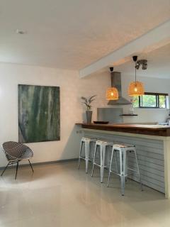 Secluded escape - walk to Grand Baie beach - 7