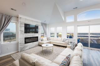 Nags Head Oceanfront Private Beach Access & Pool - Nags Head - 4
