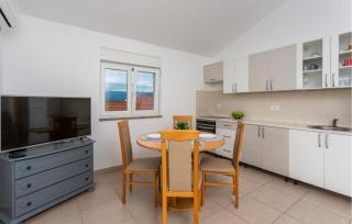 2 Bedroom Lovely Apartment In Omisalj - 1