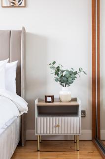 Modern Penthouse Apartment 2 Bed, 2 Bath Sleeps 6 City Centre I Long Stay - Belfast - 9