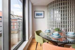 Modern Penthouse Apartment 2 Bed, 2 Bath Sleeps 6 City Centre I Long Stay - Belfast - 7