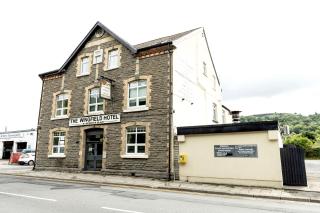 Wingfield Hotel - - 7