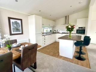 Hollicarrs - Oak Tree Lodge - Riccall - 7