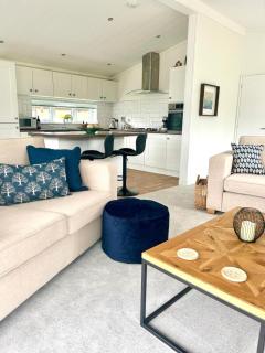 Hollicarrs - Oak Tree Lodge - Riccall - 9
