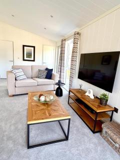 Hollicarrs - Oak Tree Lodge - Riccall - 8