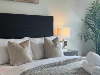 Luxury 1 bedroom, 1 bath apartment by MCF - Horley - 1