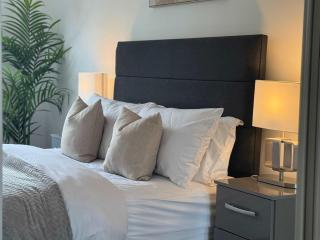 Luxury 1 bedroom, 1 bath apartment by MCF - 2