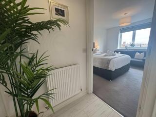 Luxury 1 bedroom, 1 bath apartment by MCF - Horley - 4