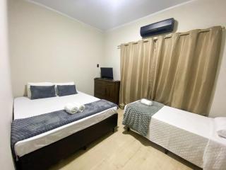 Casa com piscina região Centro pra 8 hóspedes - Foz do Iguaçu - 2