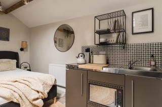Ferry View Studio with Hot Tub and Parking - Bowness-on-Windermere - 5