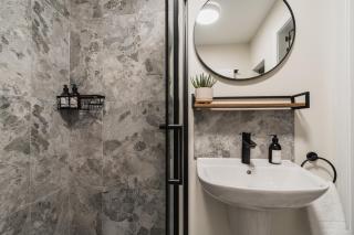 Ferry View Studio with Hot Tub and Parking - Bowness-on-Windermere - 3