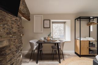 Ferry View Studio with Hot Tub and Parking - Bowness-on-Windermere - 2