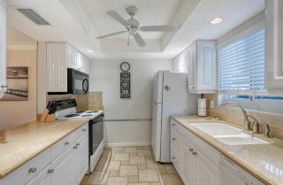 Crescent Royale 115 - Siesta Key - 1